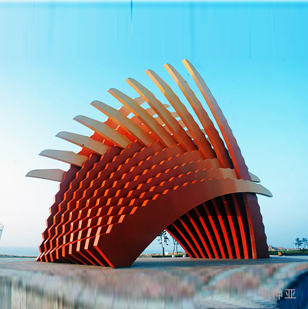 《我心飛翔》高18.6m 長24.9m 寬6.6m 不銹鋼噴漆 設計：蔡衛 2008年 位于威海南海開發區