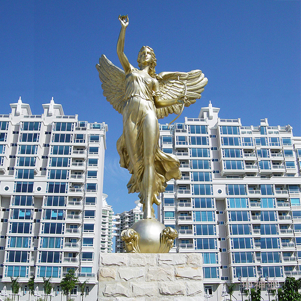 《至尊門(mén)第》高3m 鑄銅 設(shè)計(jì)：姜志群 2003年 位于廈門(mén)會(huì)展中心東側(cè)